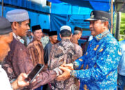 Pj Gubernur Sulbar Serah Terima Bantuan Rahabilitasi Rumah Korban Bencana di Desa Sondoang