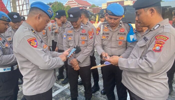 Penegakan Disiplin Internal, Propam Polresta Mamuju Lakukan Pengecekan Handphone Personel