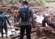 Polri-TNI Pantau Wilayah Terdampak Banjir dan Tanah Longsor di Kalumpang
